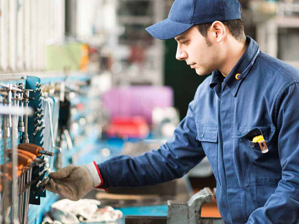 cuantos uniformes dar a un empleado